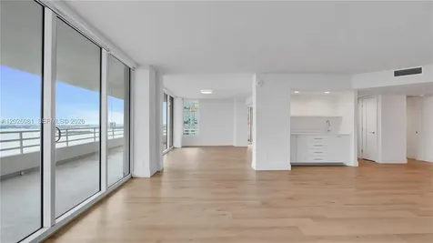 555 NE 34th Street Miami FL 33137