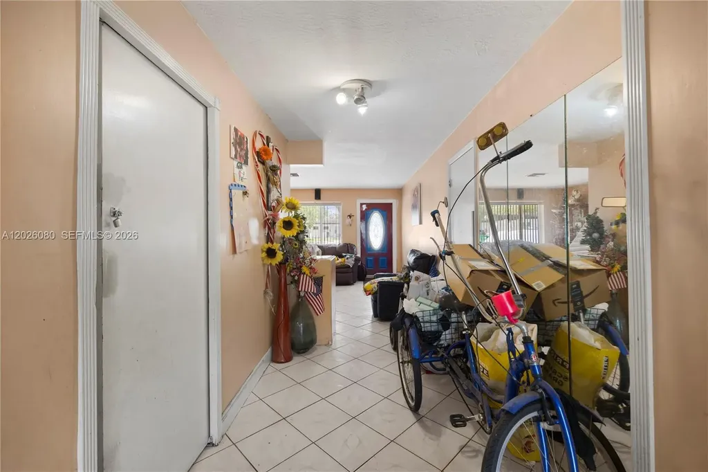 1975 SW 41st Avenue Fort Lauderdale FL 33317