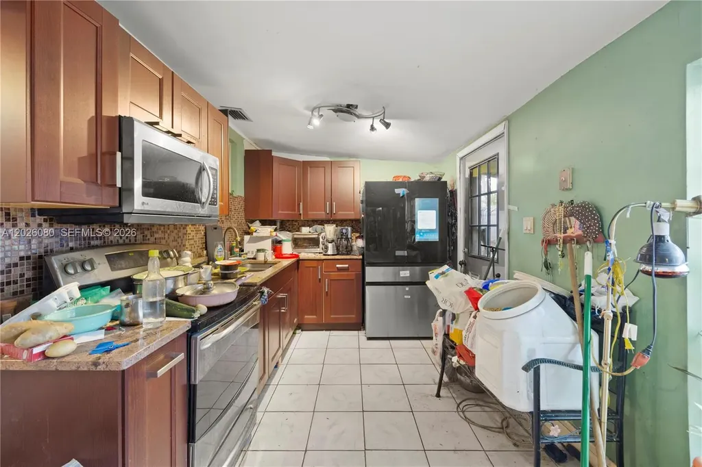 1975 SW 41st Avenue Fort Lauderdale FL 33317