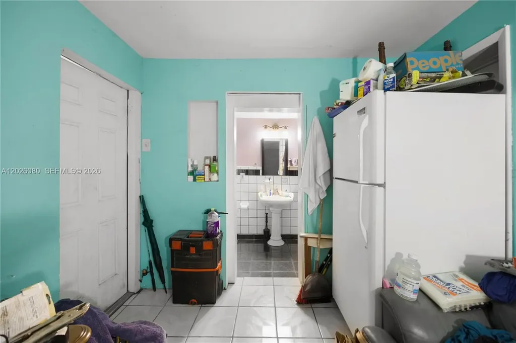 1975 SW 41st Avenue Fort Lauderdale FL 33317