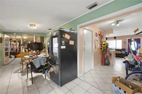 1975 SW 41st Avenue Fort Lauderdale FL 33317