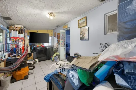 1975 SW 41st Avenue Fort Lauderdale FL 33317