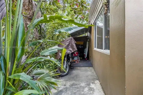 1975 SW 41st Avenue Fort Lauderdale FL 33317