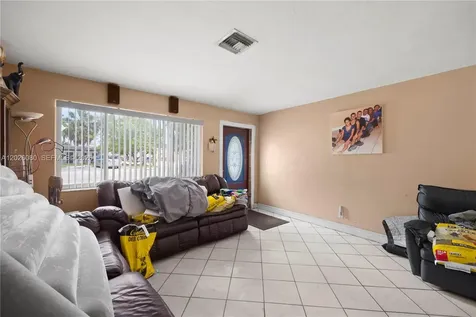1975 SW 41st Avenue Fort Lauderdale FL 33317
