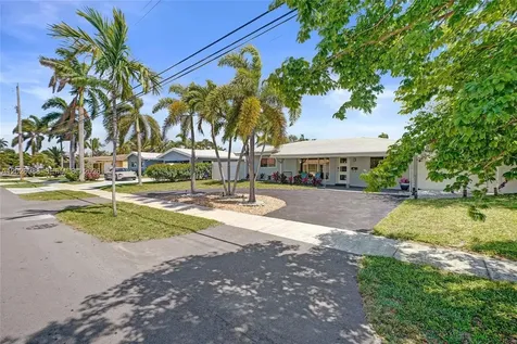 200 SE 3rd Street Pompano Beach FL 33060