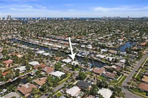 200 SE 3rd Street Pompano Beach FL 33060
