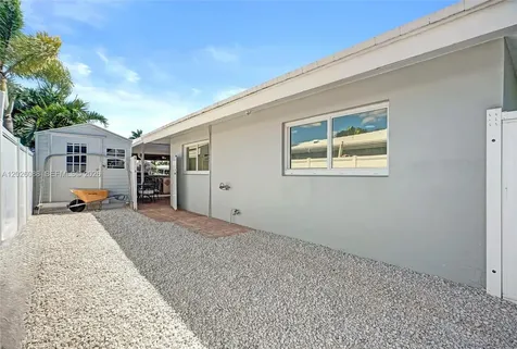 200 SE 3rd Street Pompano Beach FL 33060