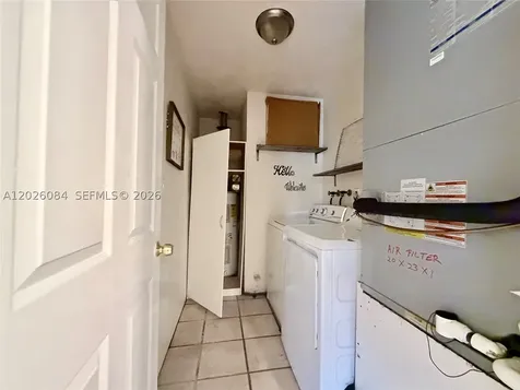5180 SW 27th Terrace Dania Beach FL 33312