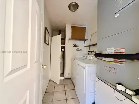 5180 SW 27th Terrace Dania Beach FL 33312