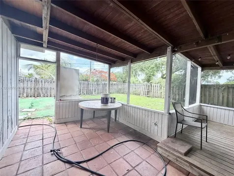 5180 SW 27th Terrace Dania Beach FL 33312