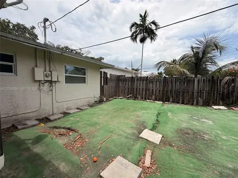 5180 SW 27th Terrace Dania Beach FL 33312