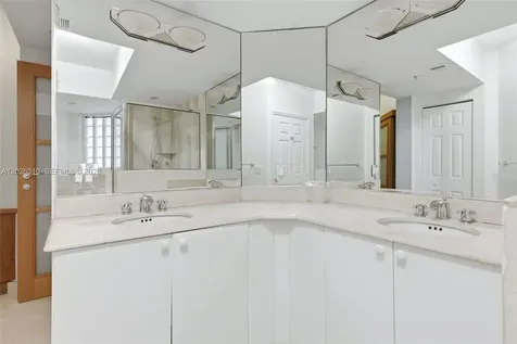 140 Meridian Avenue Miami Beach FL 33139
