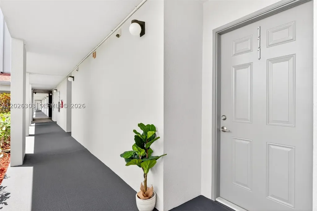 1400 SW 124th Terrace Pembroke Pines FL 33027