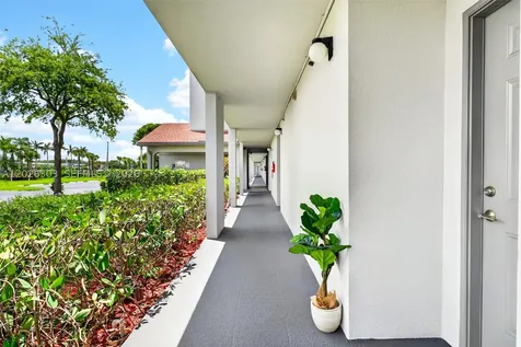 1400 SW 124th Terrace Pembroke Pines FL 33027