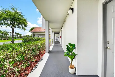 1400 SW 124th Terrace Pembroke Pines FL 33027