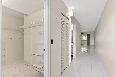 1400 SW 124th Terrace Pembroke Pines FL 33027