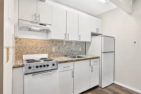 1400 SW 124th Terrace Pembroke Pines FL 33027