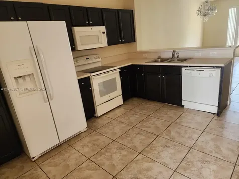 17009 SW 94th Terrace Miami FL 33196