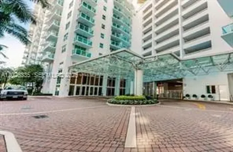 31 SE 5th Street Miami FL 33131