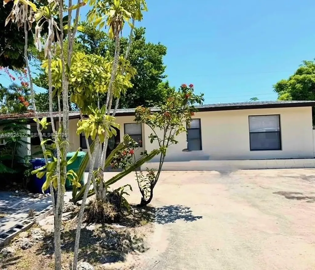 1180 NW 44th Terrace Lauderhill FL 33313