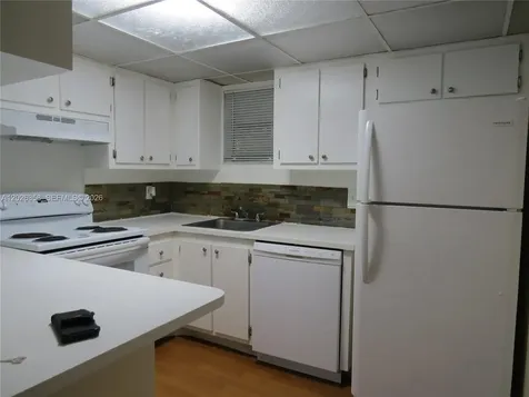 8290 Lake Drive Doral FL 33166