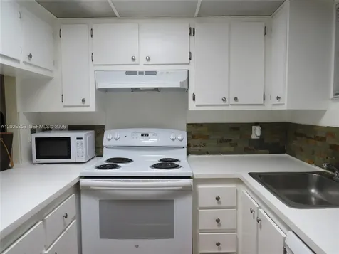 8290 Lake Drive Doral FL 33166