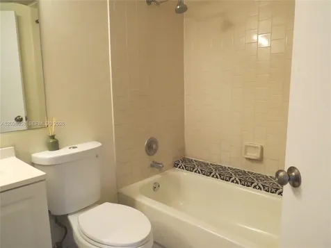 8290 Lake Drive Doral FL 33166