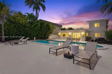 1510 S Treasure Drive North Bay Village FL 33141