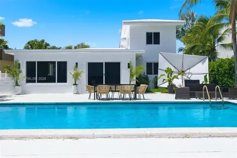 1510 S Treasure Drive North Bay Village FL 33141