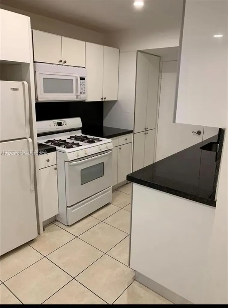 18101 NW 68th Avenue Hialeah FL 33015