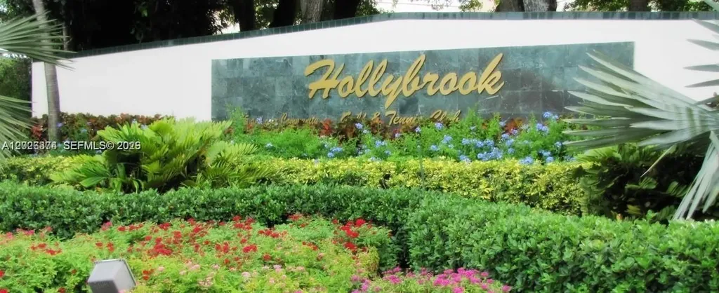 8911 S Hollybrook Boulevard Pembroke Pines FL 33025