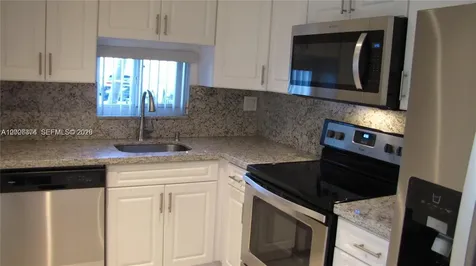 8911 S Hollybrook Boulevard Pembroke Pines FL 33025