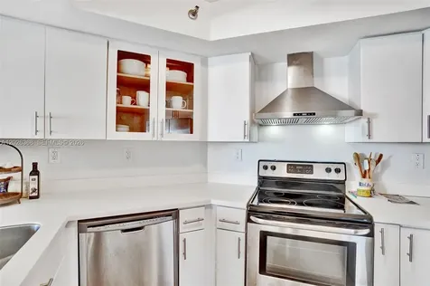 6767 Collins Avenue Miami Beach FL 33141