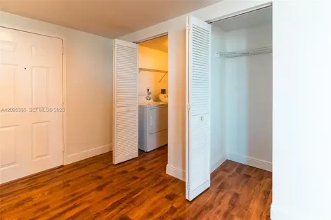 19501 W Country Club Drive Aventura FL 33180
