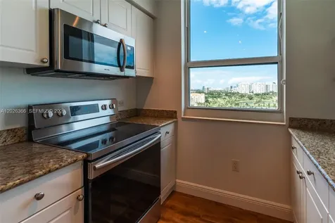 19501 W Country Club Drive Aventura FL 33180