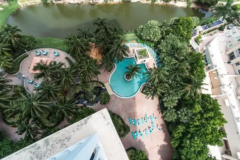 19501 W Country Club Drive Aventura FL 33180