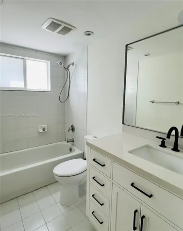 6905 Bay Drive Miami Beach FL 33141