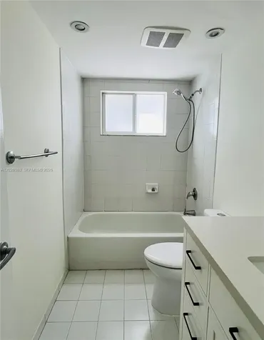6905 Bay Drive Miami Beach FL 33141