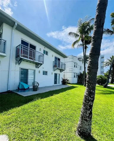 6905 Bay Drive Miami Beach FL 33141