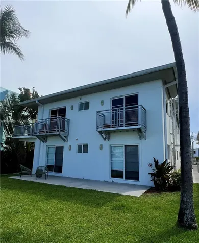 6905 Bay Drive Miami Beach FL 33141