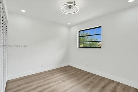 2613 NW 47th Terrace Lauderdale Lakes FL 33313