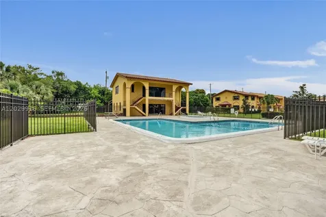 2613 NW 47th Terrace Lauderdale Lakes FL 33313