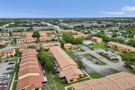 2613 NW 47th Terrace Lauderdale Lakes FL 33313