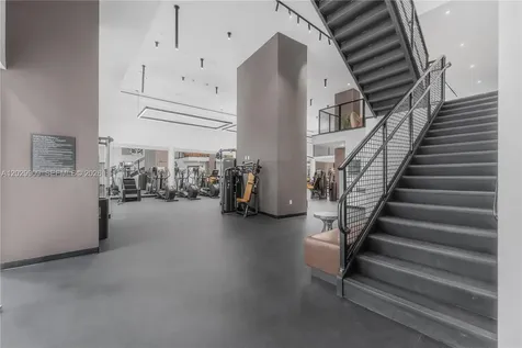 225 N Miami Miami FL 33128