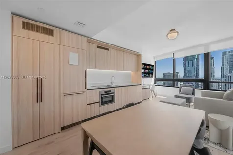 225 N Miami Miami FL 33128