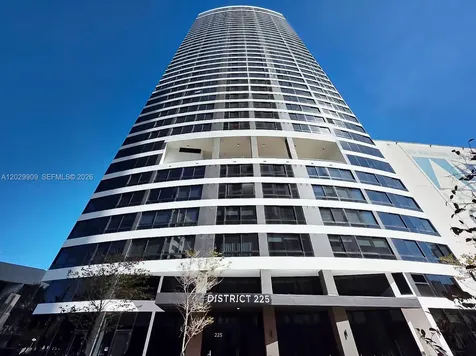 225 N Miami Miami FL 33128