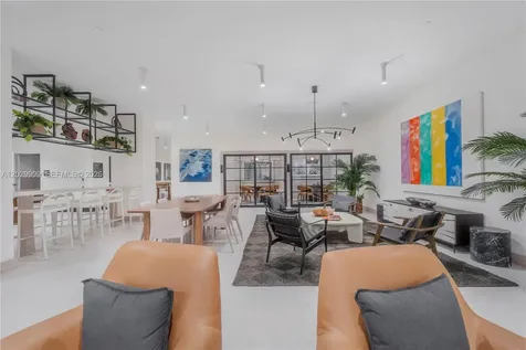 225 N Miami Miami FL 33128