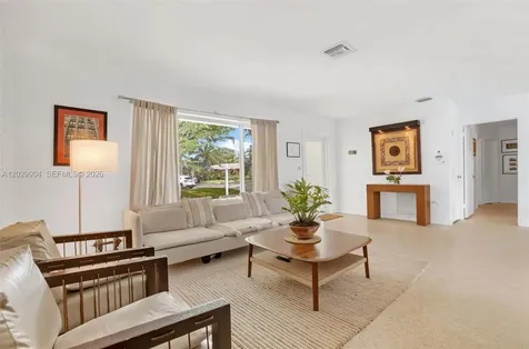 270 NE 123rd Street North Miami FL 33161