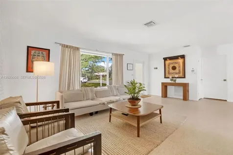 270 NE 123rd Street North Miami FL 33161