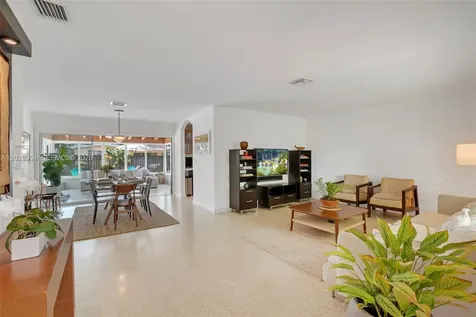 270 NE 123rd Street North Miami FL 33161